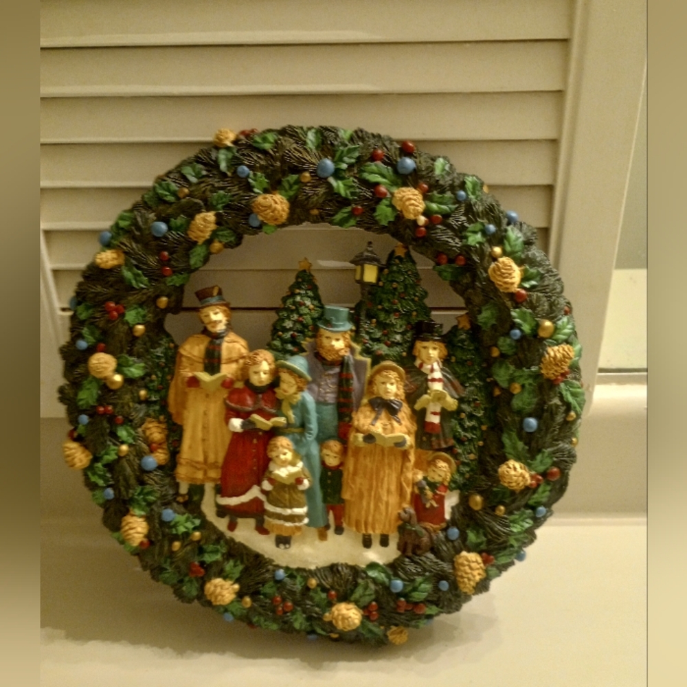 Vintage 3D Christmas Carolers wall hanging wreath